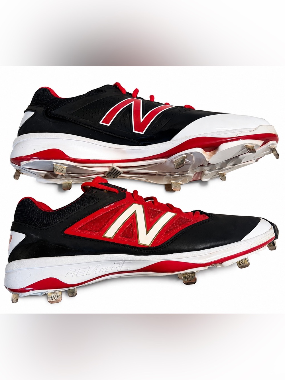 New Balance Men's Red & Black Athletic Baseball Cleats